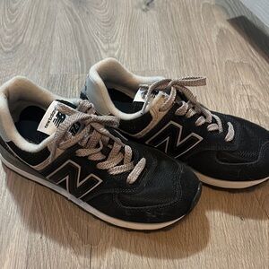 New Balance Black Sneakers